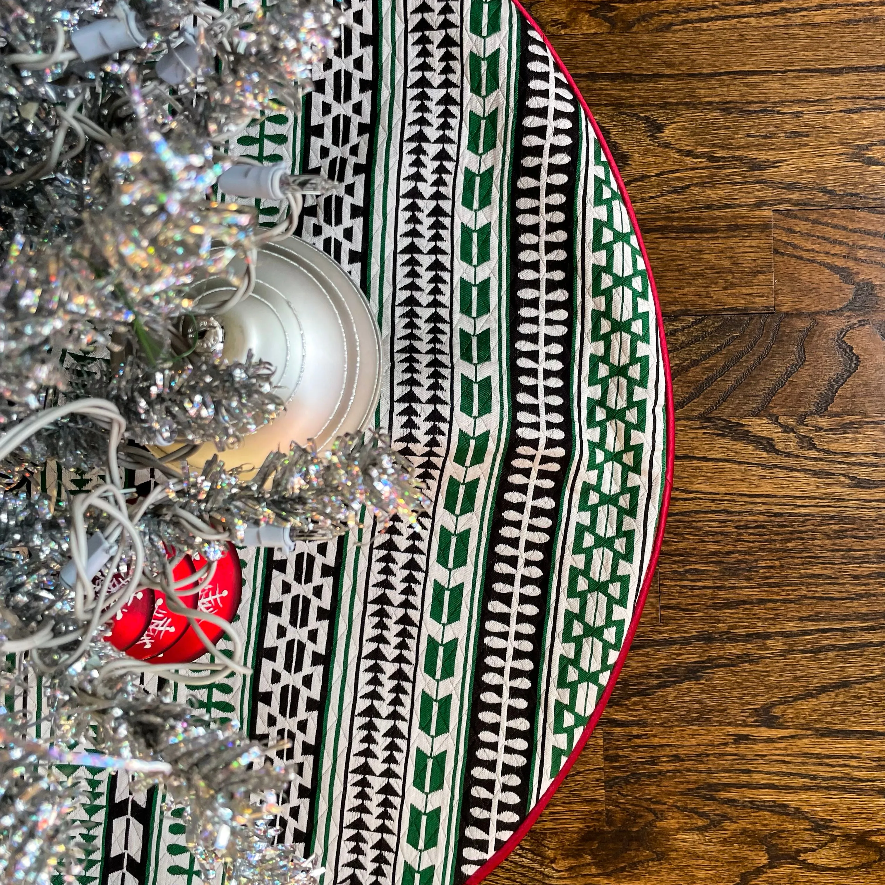 30"Green, White, Black, Red Scandinavian Christmas Tree Skirt | Reversible