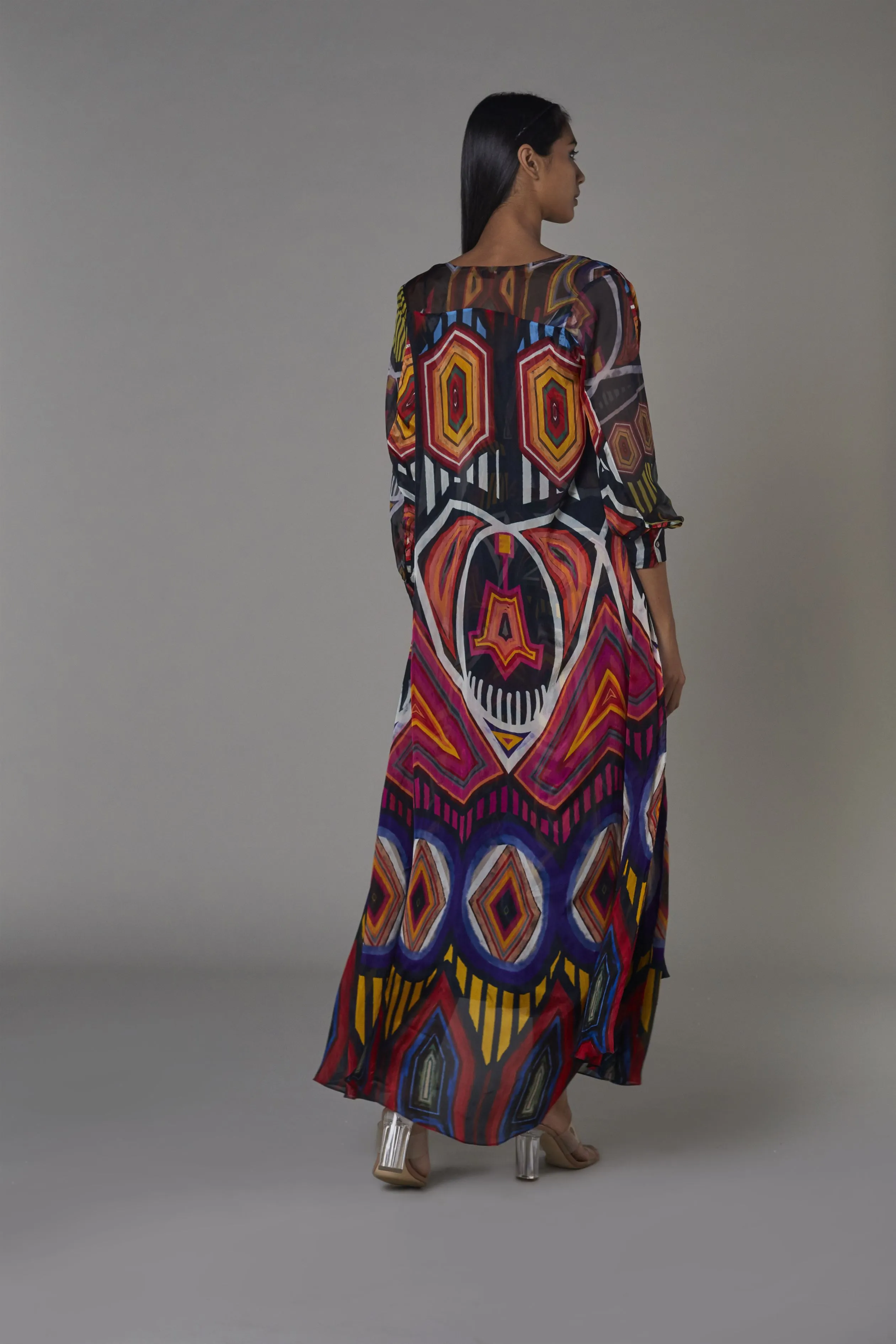 Saaksha & KinniÂ    I   Afghani print cape  Navy blue mix boota 3 panel v neck dress with belt Cape - Chiffon / Organza  Dress - Satin Navy blue / Multi SS22098  SS22004